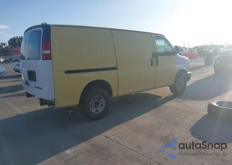 2005 Chevrolet Express z USA, uszkodzony, nr VIN 1GCGG25U551122288